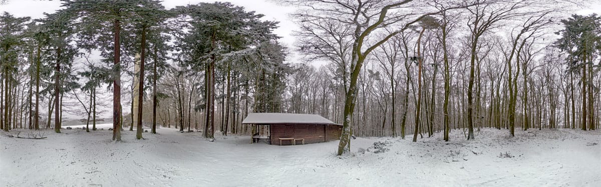Jagdhütte im Schnee